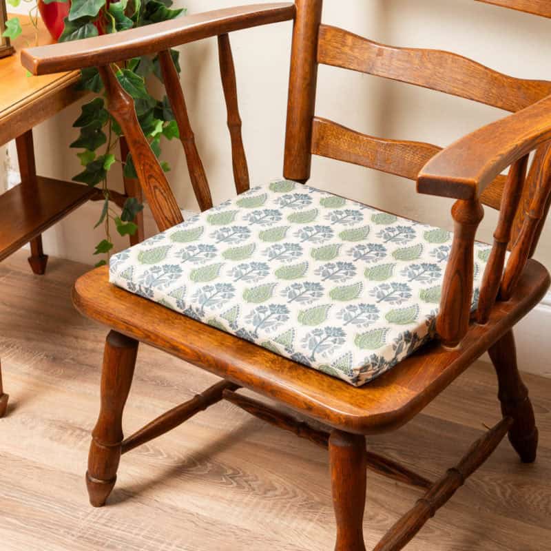 Cotswold Countryside Motif Firm Foam Seat Pad